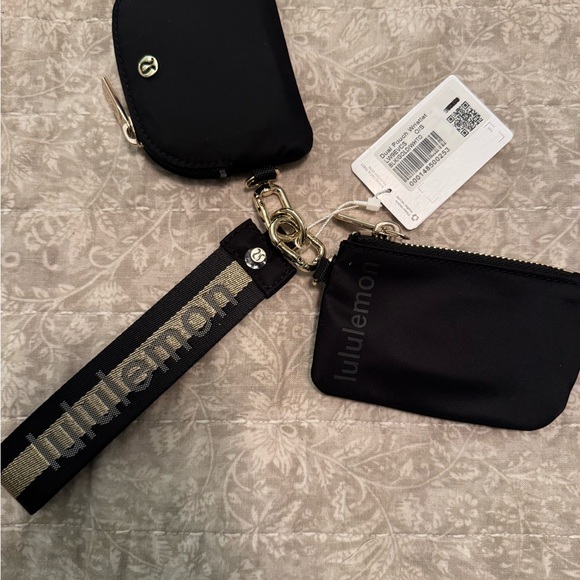 Lululemon Black Hand Pouch - Picture 3 of 7